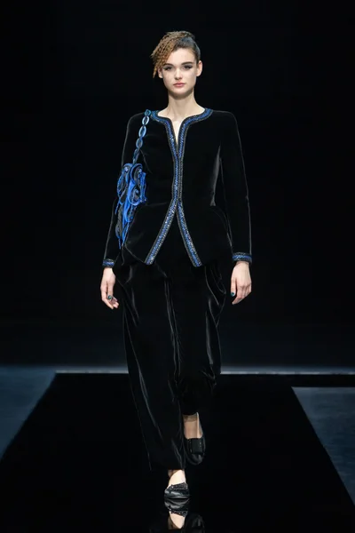 Look 49